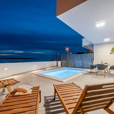 Apartment Eni 1 Mandre