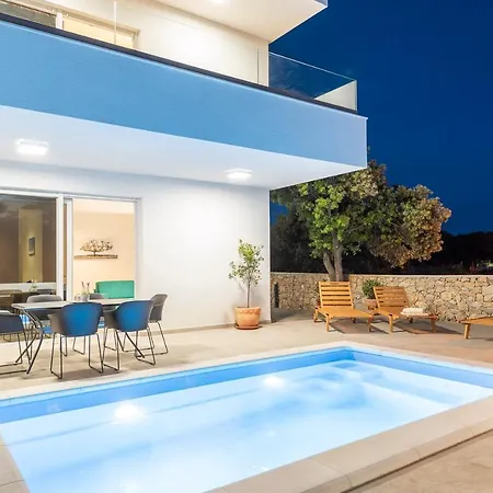 Eni 1 Apartment