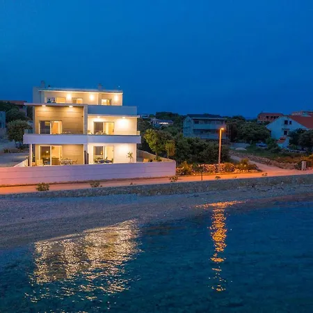 Eni 1 Apartment *