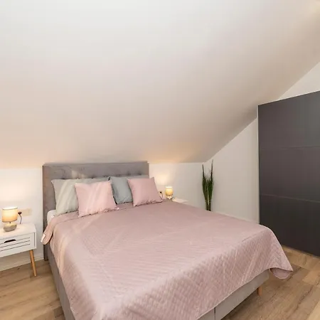 Eni 1 Apartment Mandre