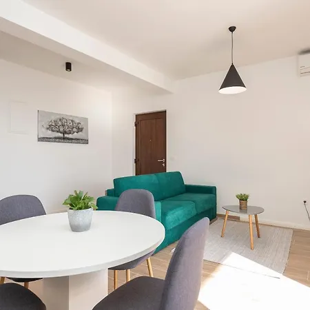 Apartment Eni 1 Mandre