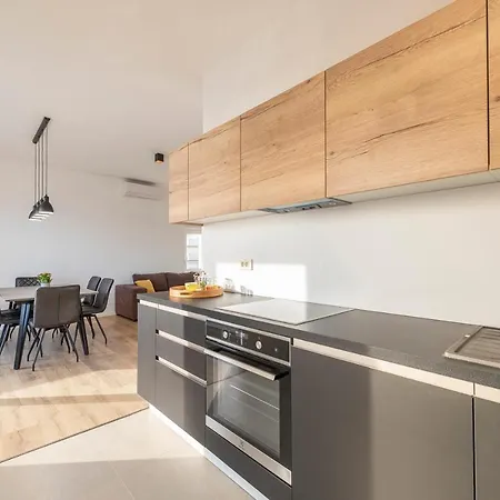 Apartment Eni 1 Mandre