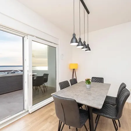 Apartment Eni 1 Mandre