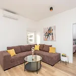 Eni 1 Apartamento *
