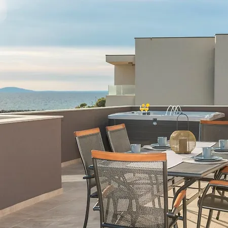 Apartman Eni 1 *